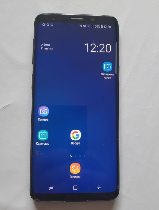 Samsung s 9 ,робочий з тріщинами на дисплеї.