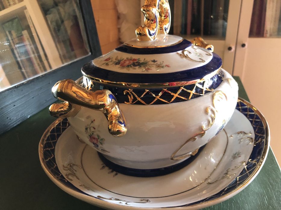 Terrina em porcelana, muito bom estado