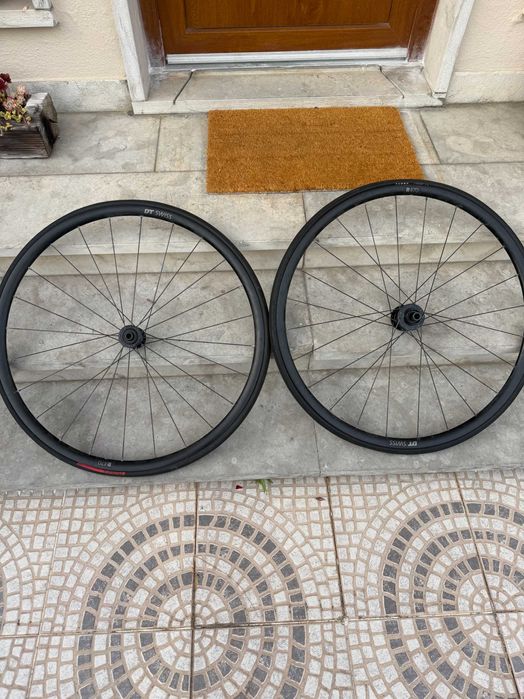 Vendo duas rodas Bicicleta Estrada DT Swiss R470