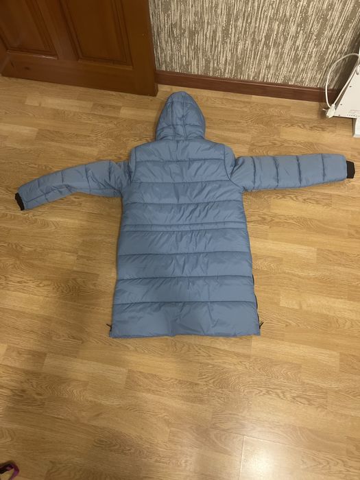 Пуховик 12-13 лет.