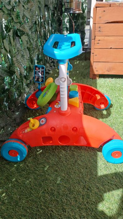 Pchacz samochód fisher price