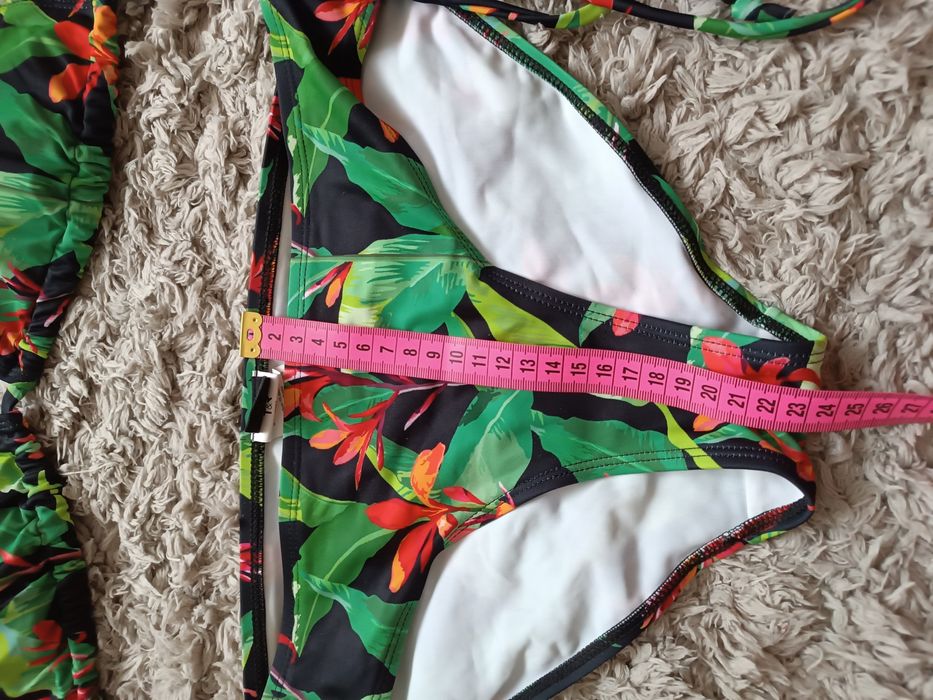 Strój kąpielowy w liście