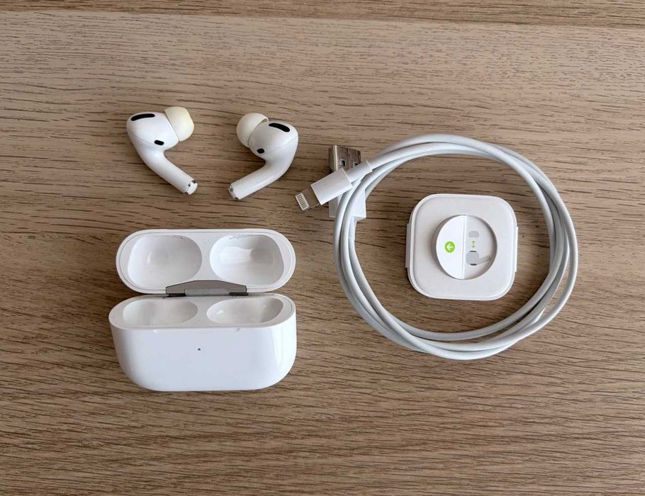 AirPods Pro Originais com carregamento MagSafe + Acessórios
