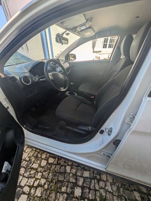 Mitsubishi Space Star 2016 com apenas 91mil km foto 5