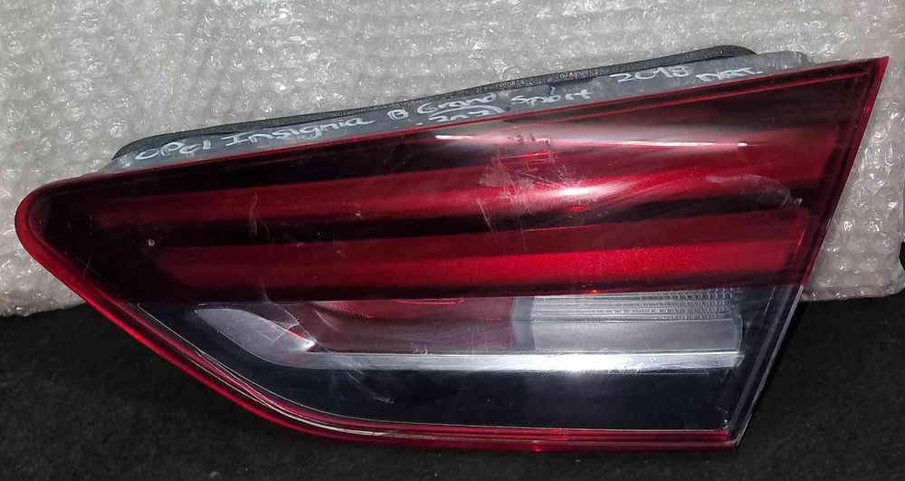 Farolim da Mala Direito YQ00913480 - OPEL INSIGNIA B Grand Sport
