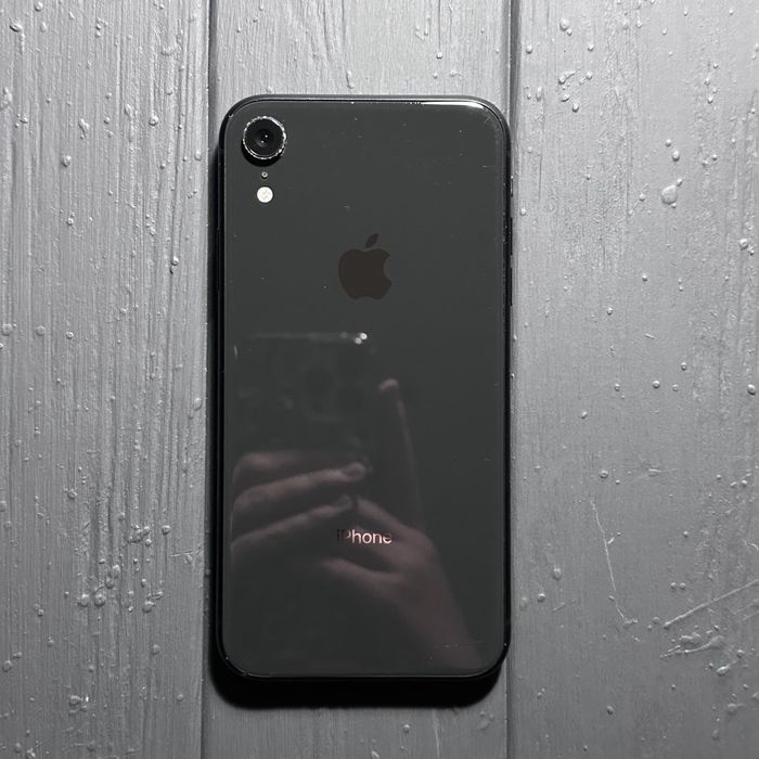 Продам iPhone XR black 64gb
В хорошем состоянии, имеются не больш