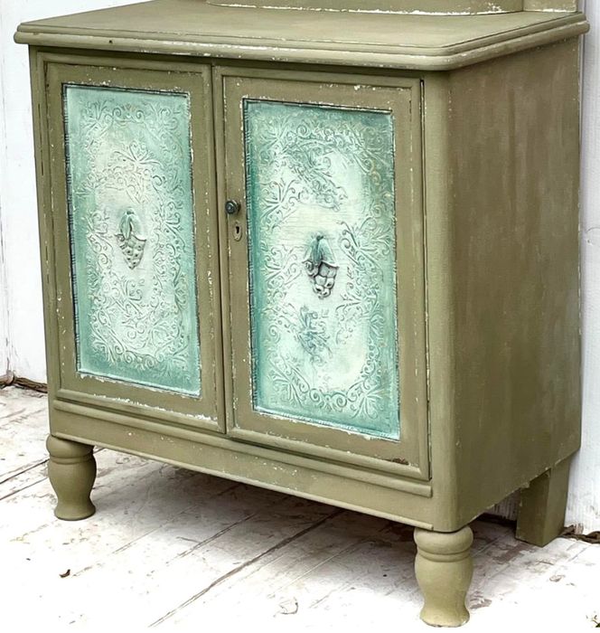 Wyprzedaz Komoda z vintage shabby chic pomocnik kuchenny /bielizniarka