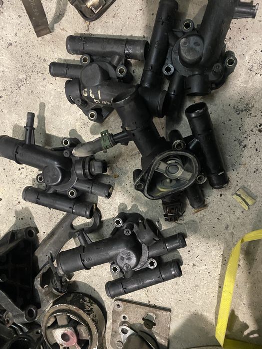 Корпус термостата лагуна трафік мастер еспейс меган 1.9/2.2/2.5