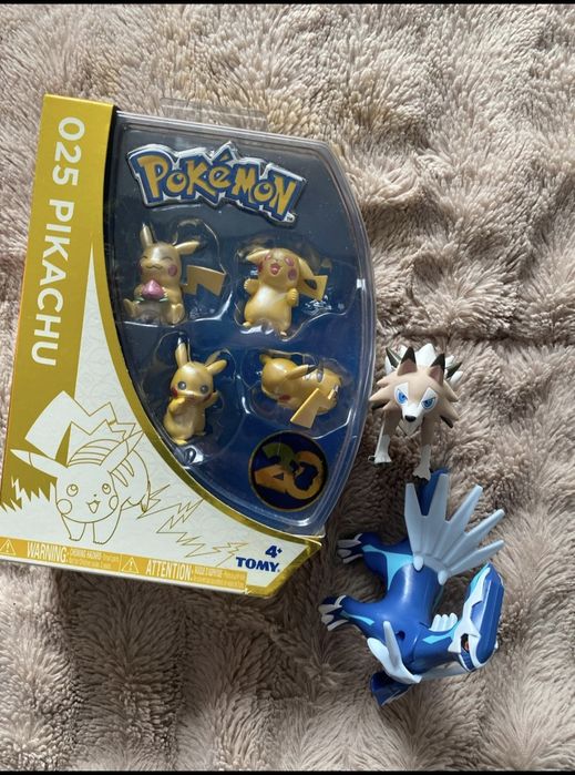 Figura Crash e minis figuras disney/fnaf e pokemon