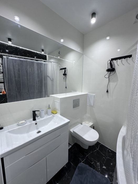 Подобово. Височана 18 Парковка..Центр. Нова