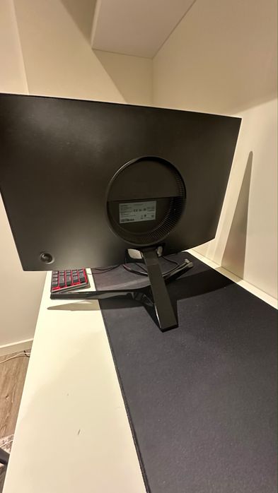 Monitor Samsung curvo 24 polegadas