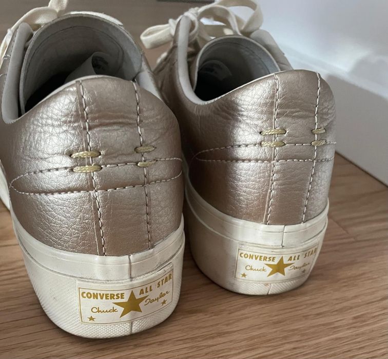 Sapatilhas plataforma Converse Chuck Taylor All Star douradas