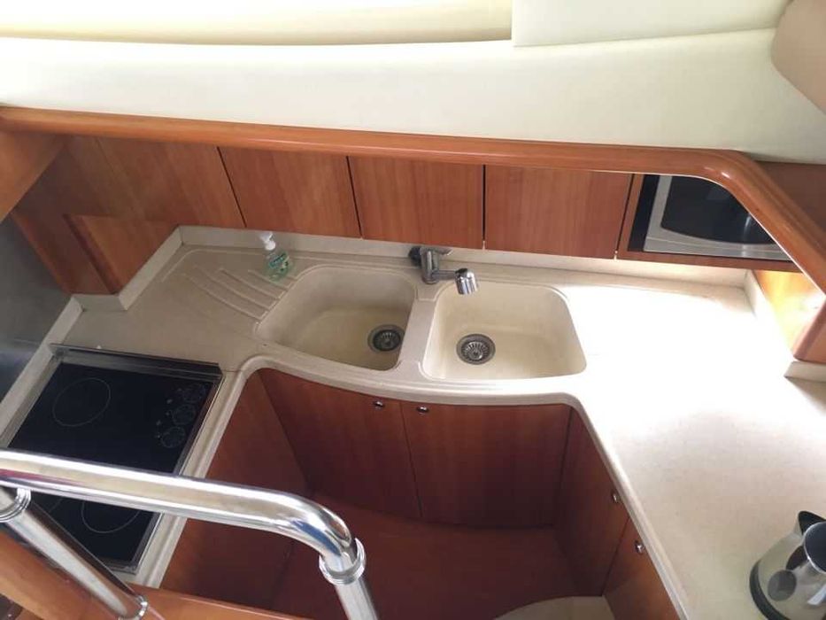 Продам яхту Azimut 46E 2007