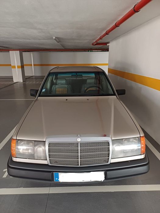 Mercedes Benz  250 D