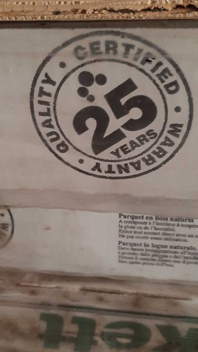 Chao madeira flutuante.