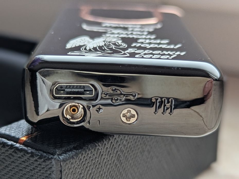 Запальничка з гравіюванням. Турбо зажигалка