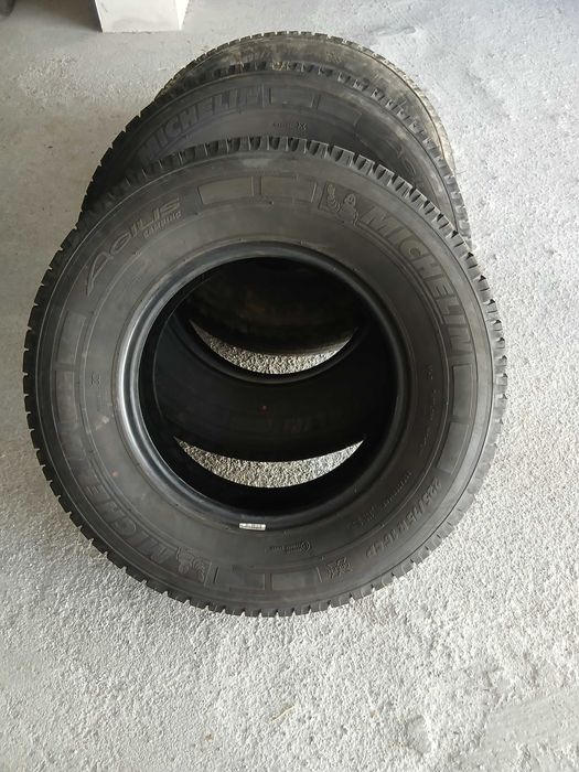 4 Pneus 225/75R16 CP Michelin Camping
