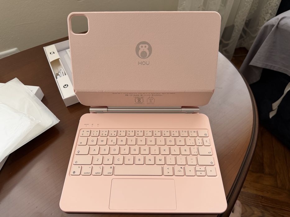 Чохол з клавіатурою для iPad