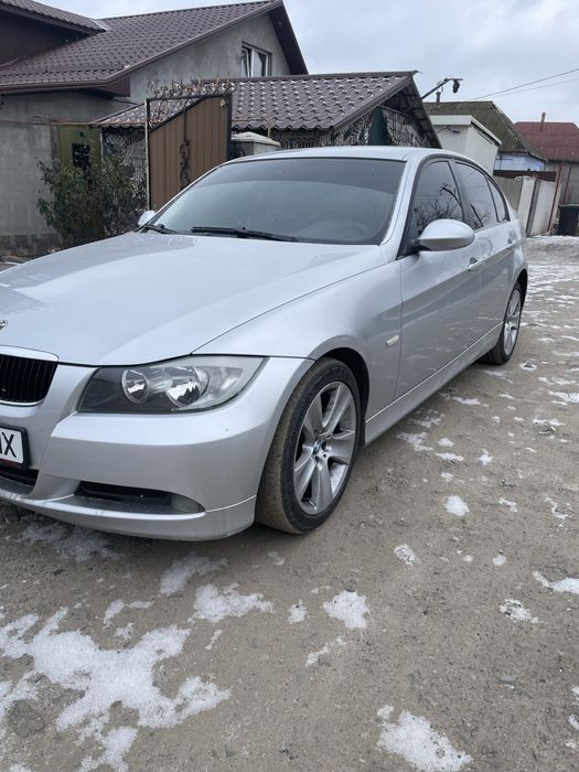 Продаю бмв е90 2 бензин