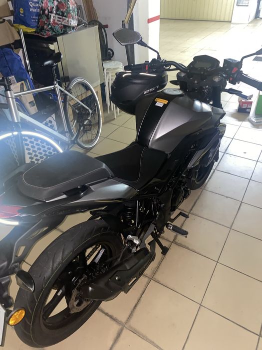 Benelli bn125cc (EU5) pouco rodada.