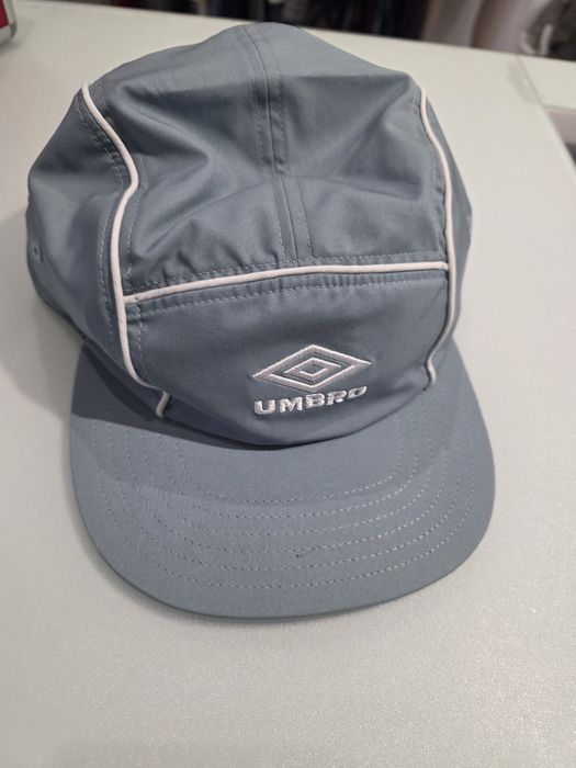 Czapka z daszkiem umbro blekitna