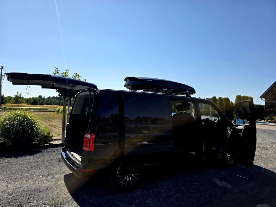 Wynajem Busa premium VW Multivan t-6 w wersi long , 7 osobowy.