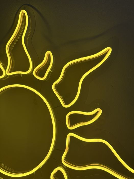 Neon boho słońce lampka