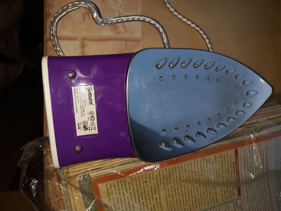 Утюг Saturn ,б/у 150гр