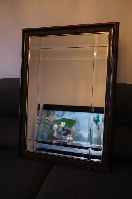 Espelho Clássico de Coleção com Presença - Cristal e Raiz de Nogueira