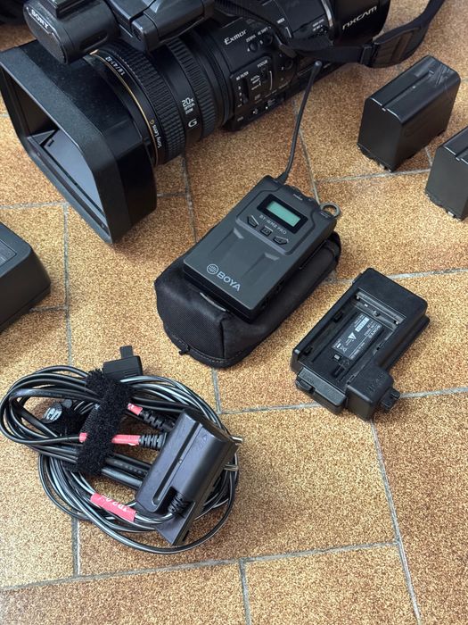 Câmera Sony HXR-NX5E + Acessórios