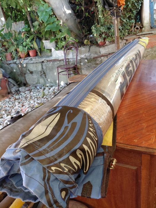 windsurf da marca Naish Hawaii.