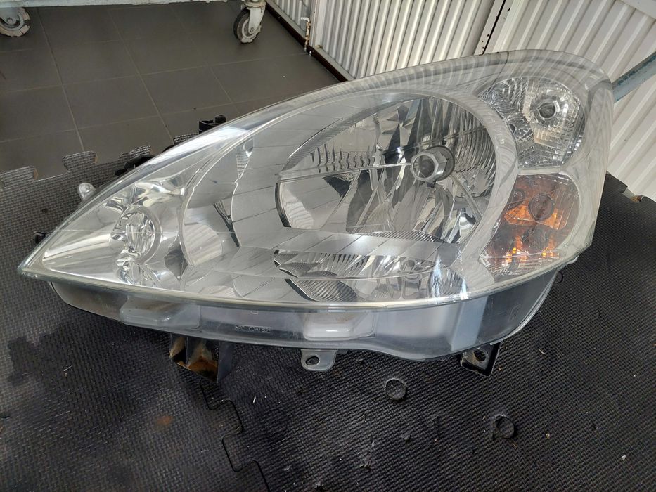farol esq Peugeot partner