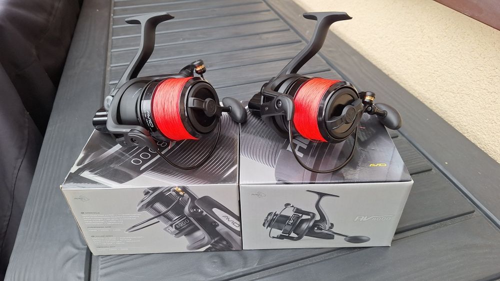 Avid AV8000 kołowrotek 2 sztuki jak nowe z plecionką 400 metrów