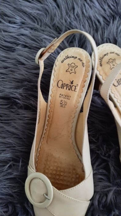 Skórzane sandały Caprice r. 38,5