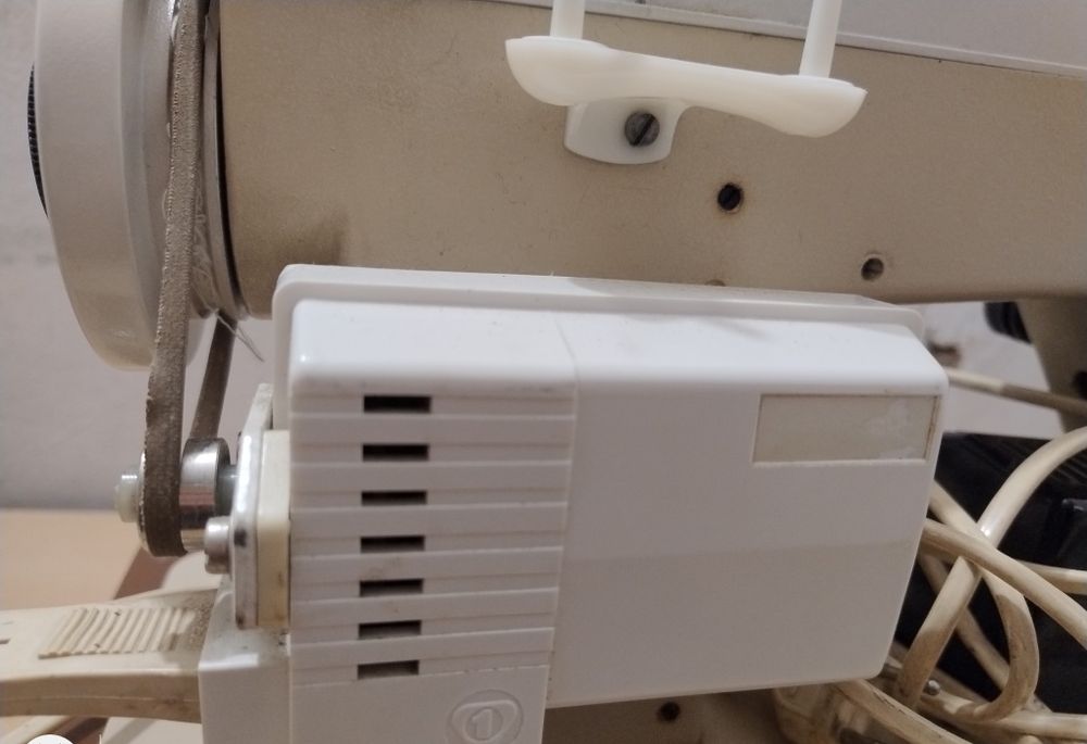 Maszyna do szycia Predom 466