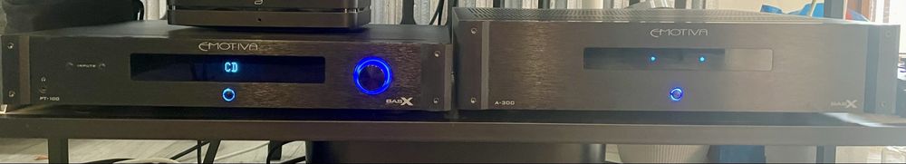 Zestaw Emotiva BasX PT-100 (Przedwzmacniacz/DAC) + Emotiva BasX A-300 (Końcówka mocy) – Komplet z kartonami