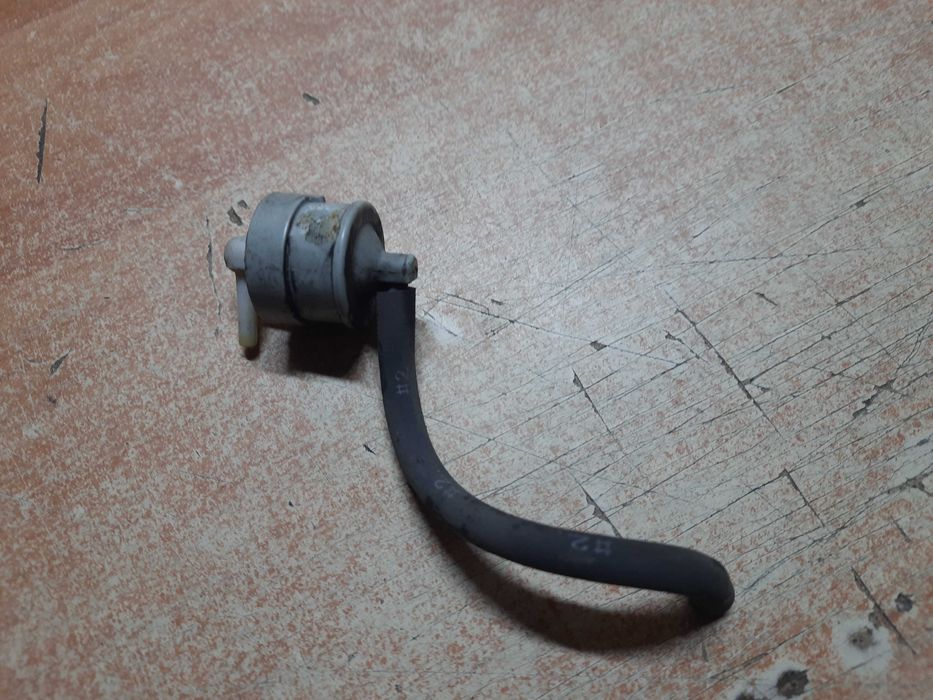 Вакуумник клапан бочонок Тойота Авенсіс т25 дизель 2.0 2.2