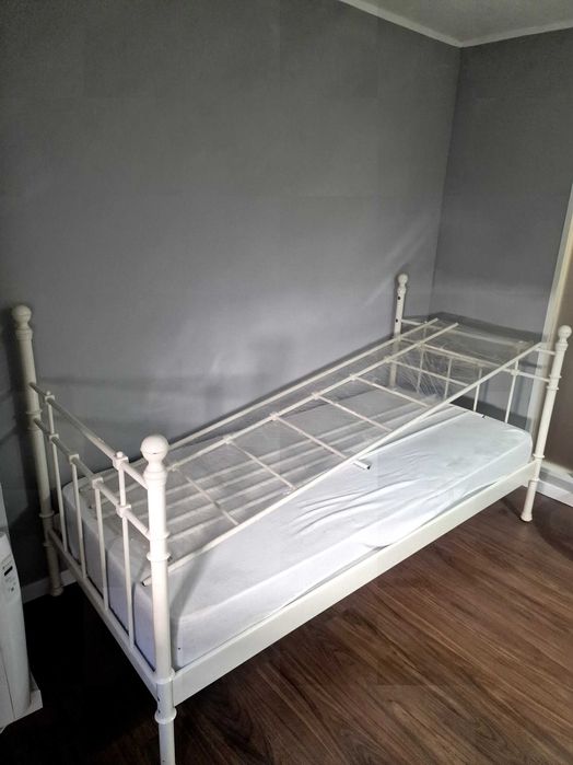 Cama de estrutura de ferro solteiro