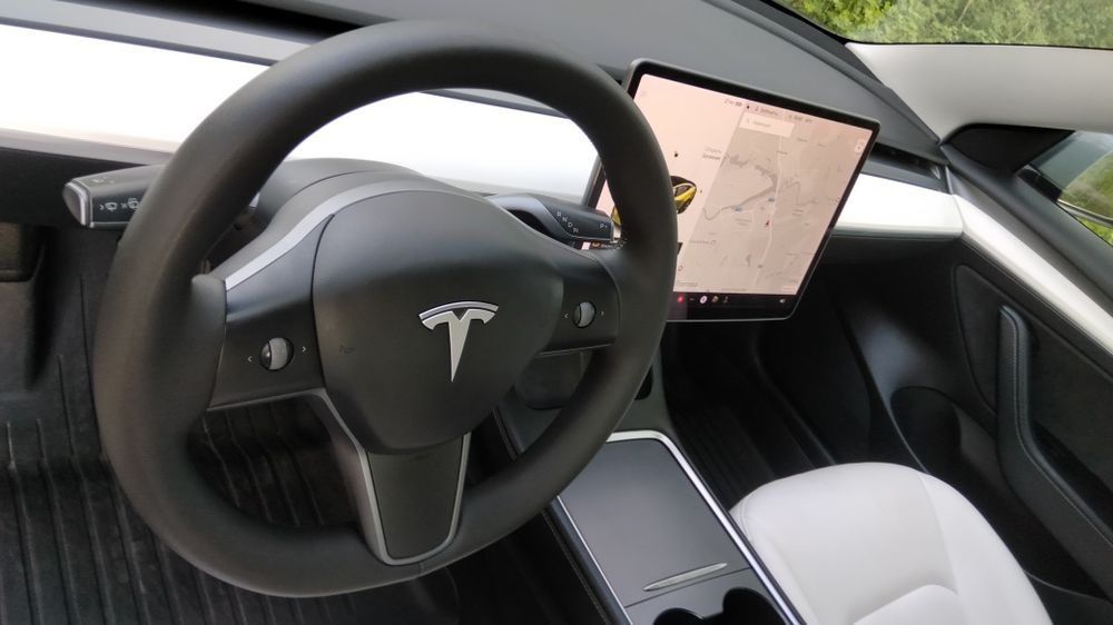 Продам Tesla Model 3 2021