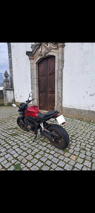 Honda CB650R 70kw ano 2024