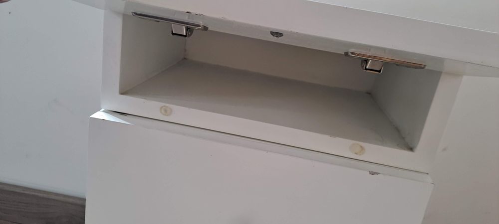 Modulos brancos 12x27x33cm, possível venda em separado, com algumas ma