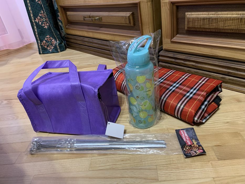 Пляшка для води, термосумка25*15*15, шампури 8штук, коврик для пікніка