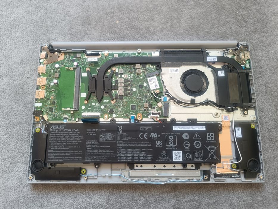 Продам на розборку. ASUSVIVOBOOK 15 D1502Y
