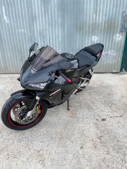 CBR 600 RR 2004 Preta Irrepreensível é pegar e Andar