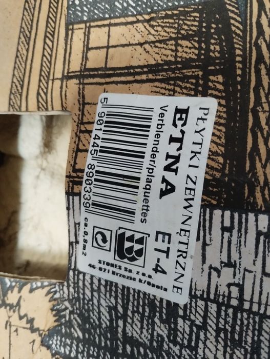 Płytki zewnętrzne.