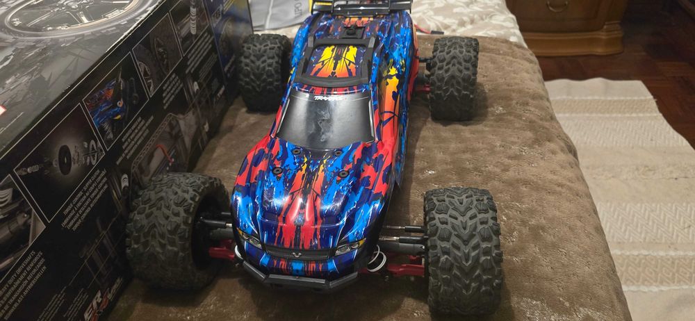 Carro RC Traxxas Rustler 4x4 VXL