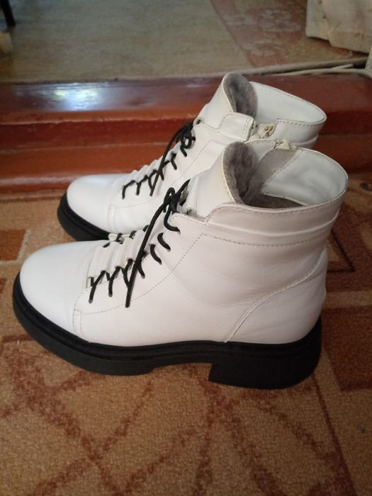 Ботинки кожаные женские зимние