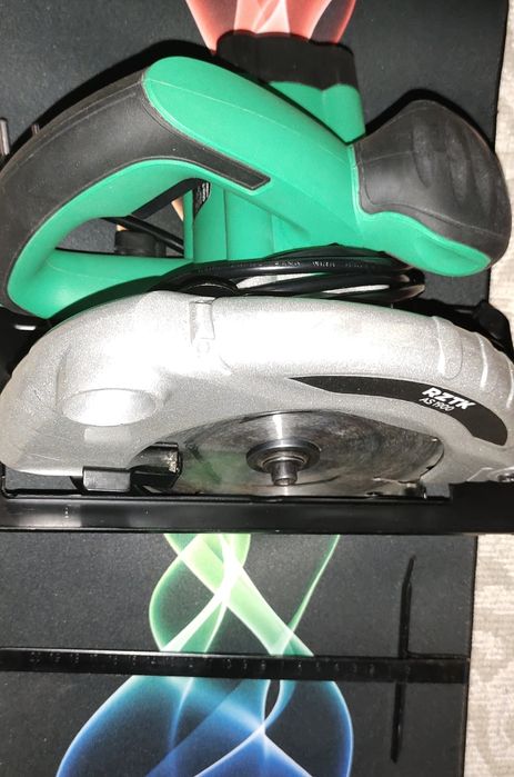 Циркулярна пила RZTK AS 1900 з дефектом!