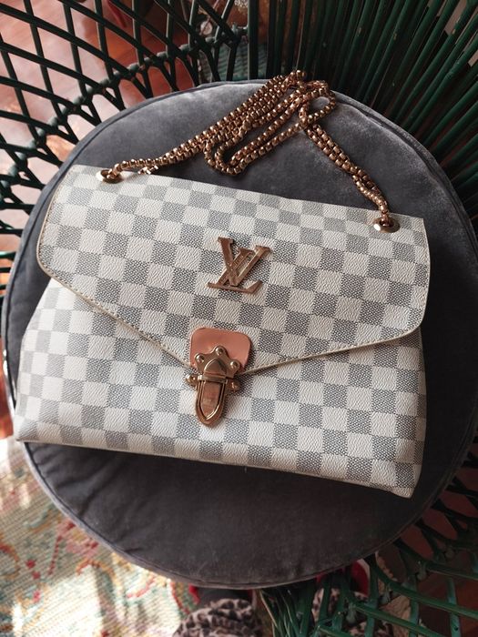 Mala c/ corrente tiracolo