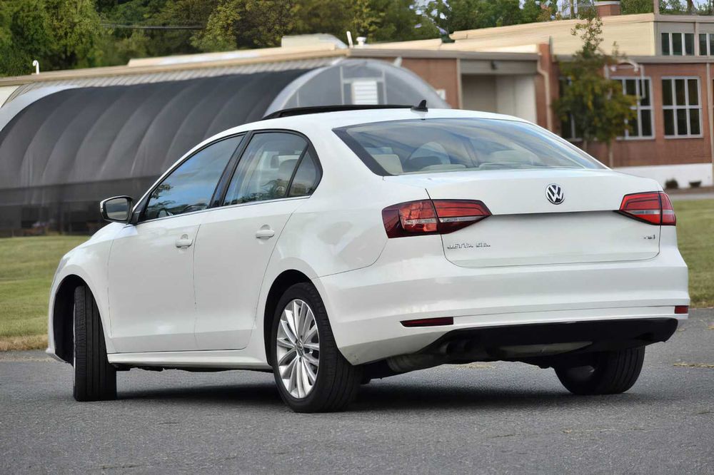 Volkswagen Jetta      2016